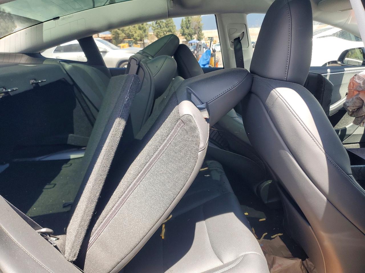TESLA MODEL 3 2025 — 11