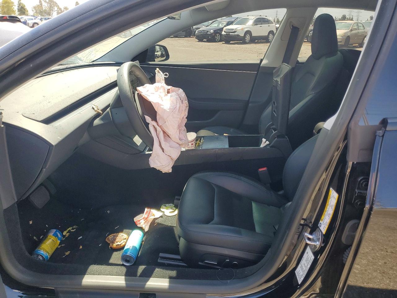 TESLA MODEL 3 2025 — 8