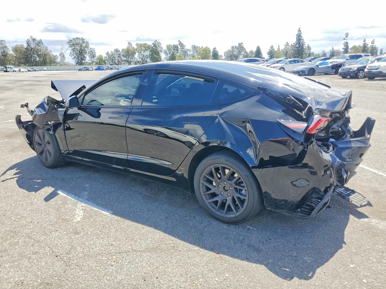 TESLA MODEL 3 2025 — 3