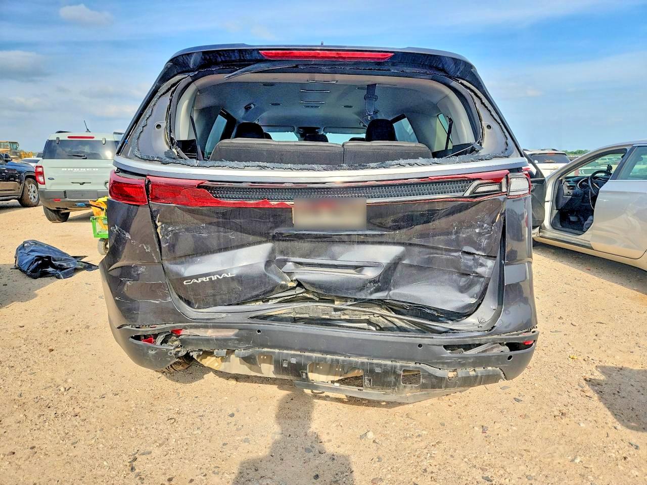 KIA CARNIVAL 2023 — 7