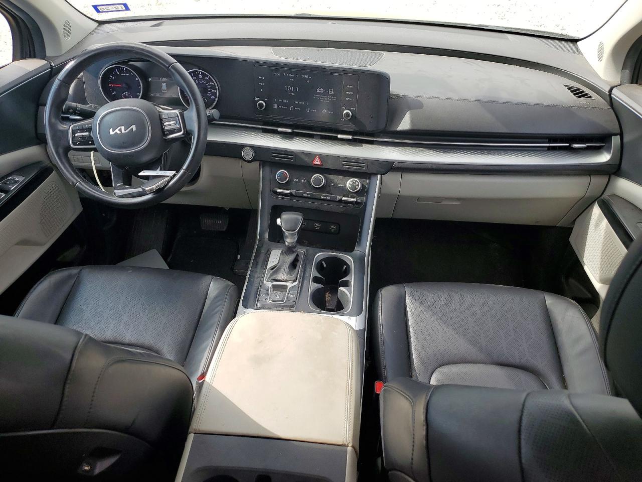 KIA CARNIVAL 2023 — 9