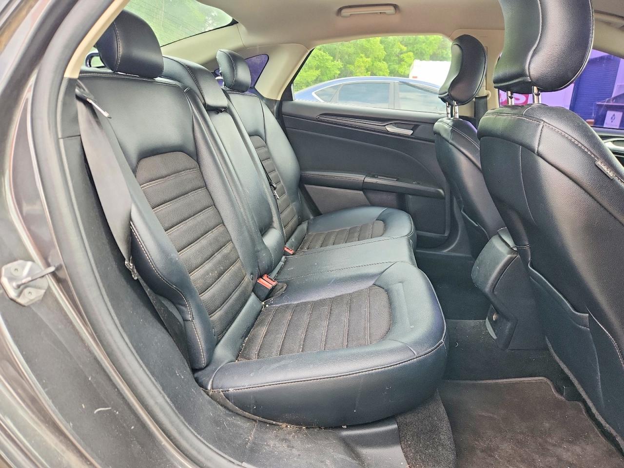 FORD FUSION 2018 — 11