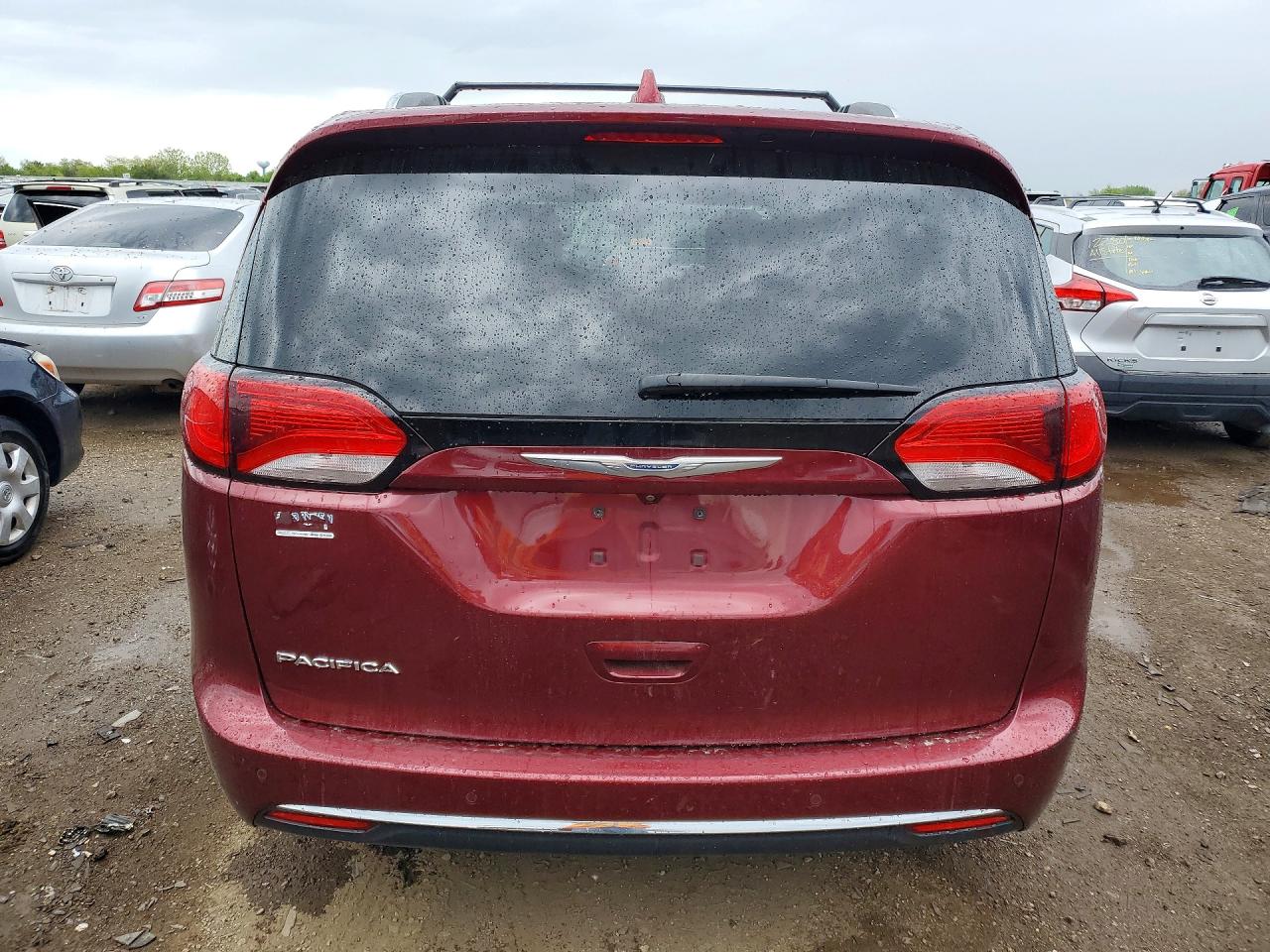 CHRYSLER PACIFICA 2018 — 7