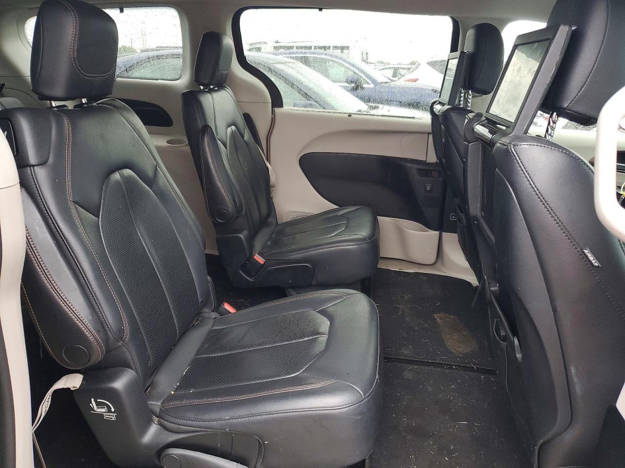 CHRYSLER PACIFICA 2018 — 12