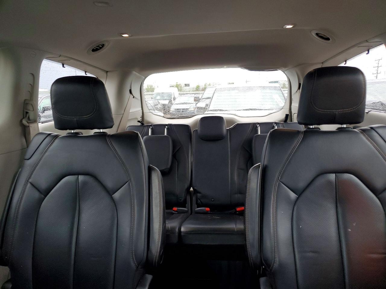 CHRYSLER PACIFICA 2018 — 11