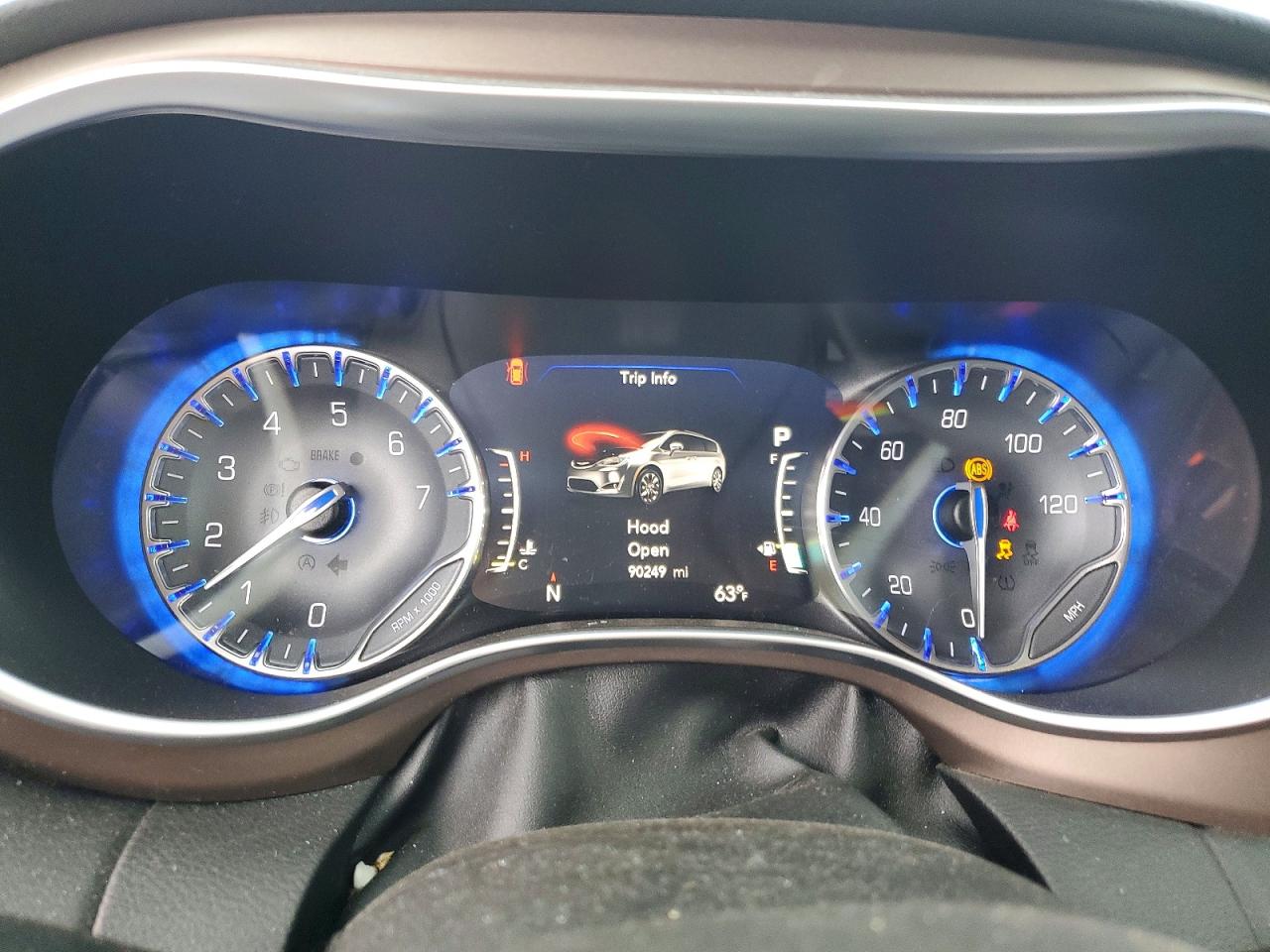 CHRYSLER PACIFICA 2018 — 10