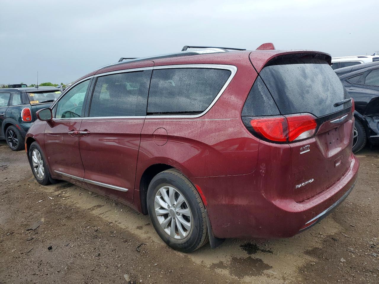 CHRYSLER PACIFICA 2018 — 3