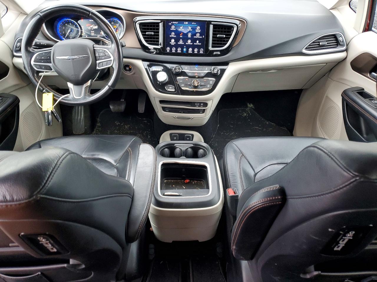 CHRYSLER PACIFICA 2018 — 9