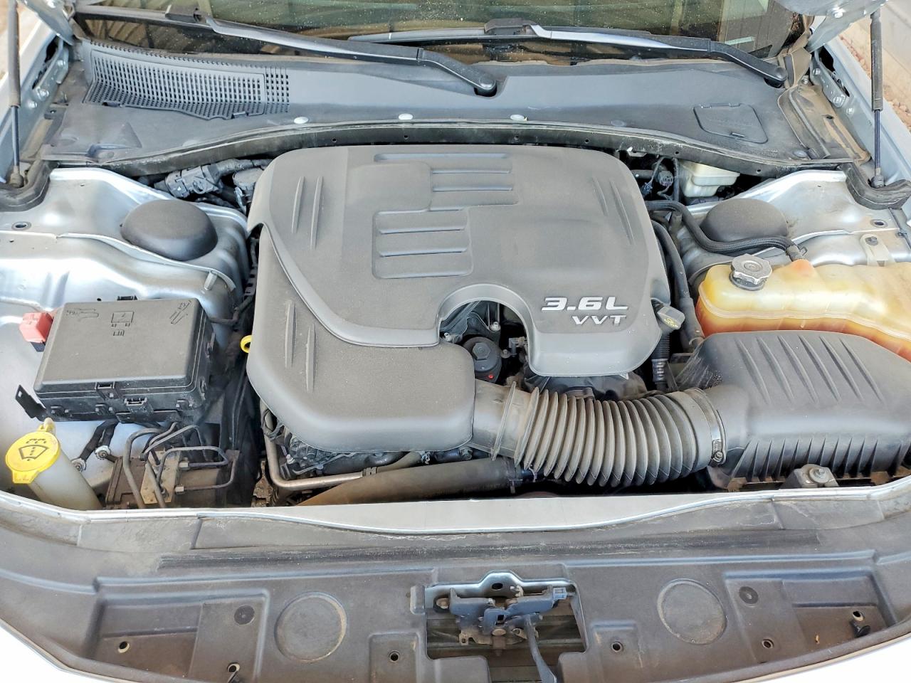 CHRYSLER 300 2013 — 12