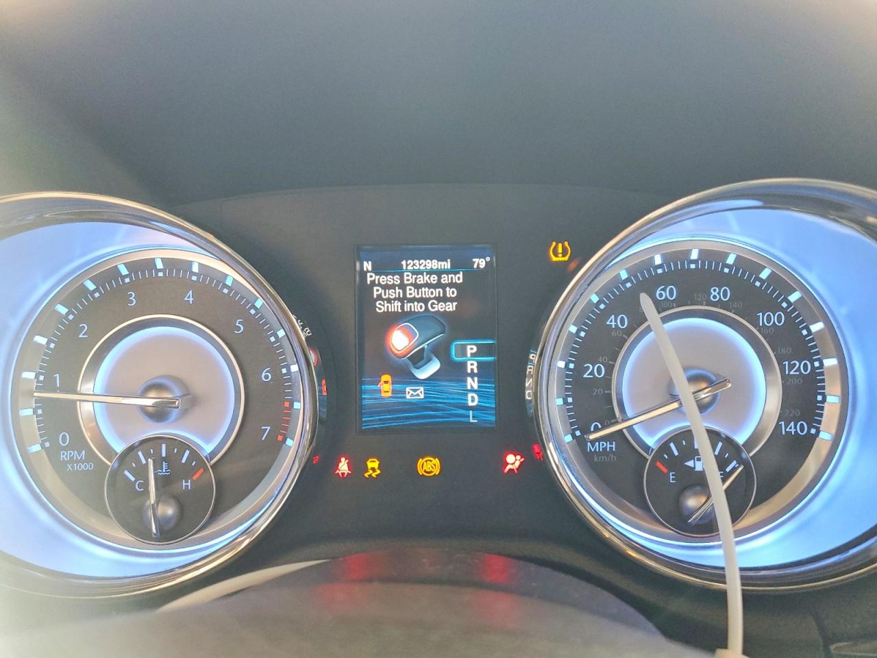 CHRYSLER 300 2013 — 10