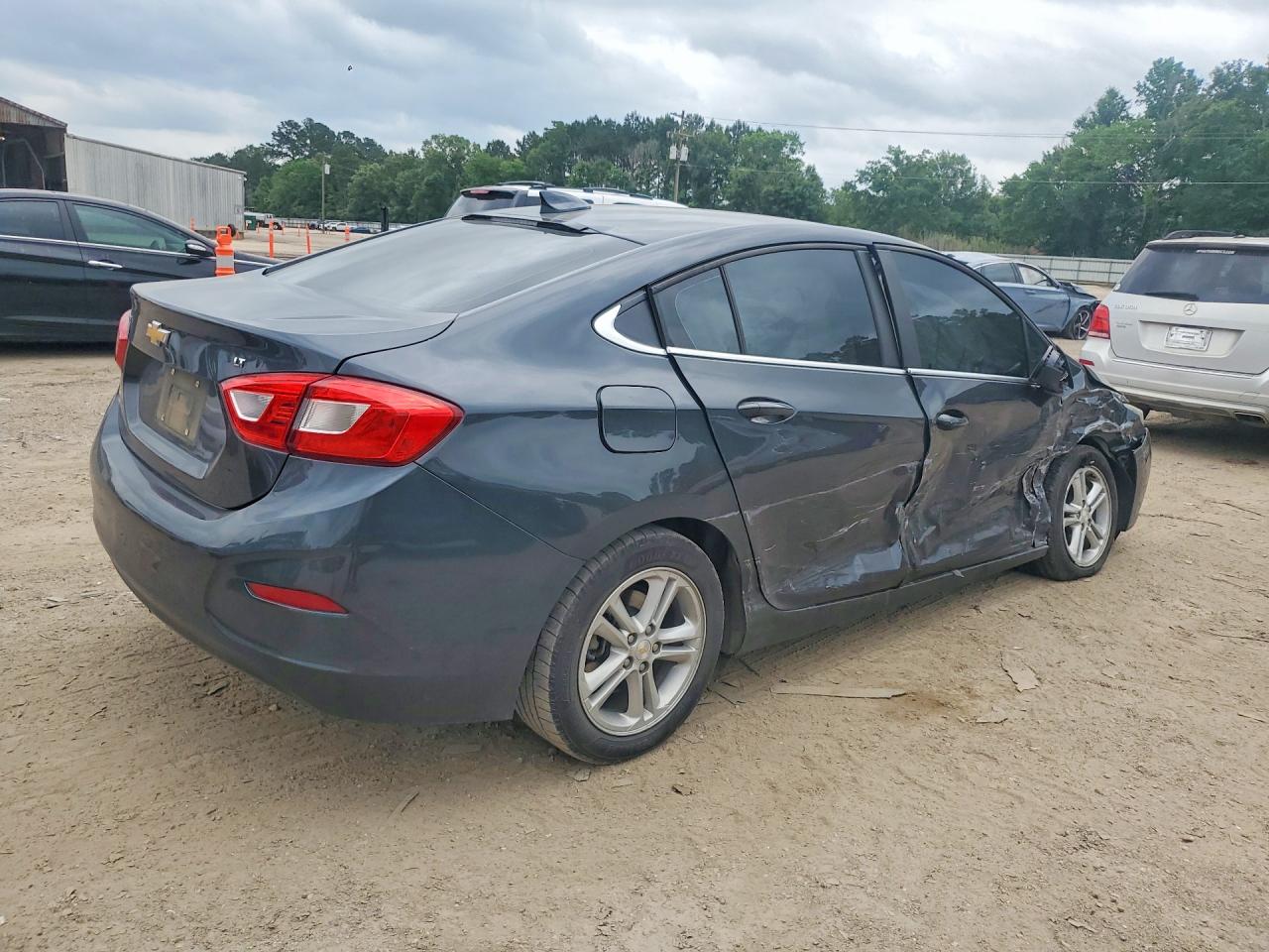 CHEVROLET CRUZE 2018 — 4