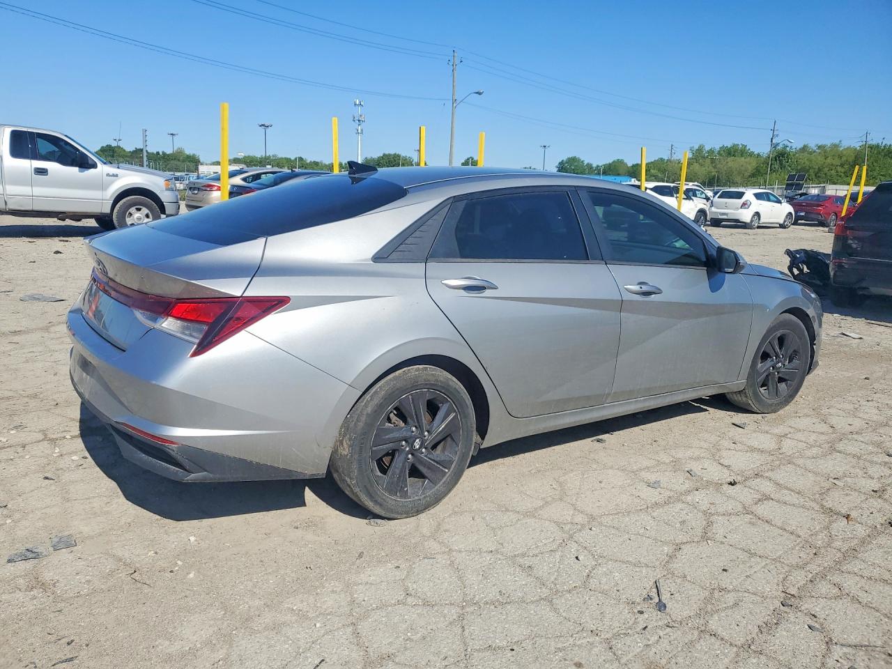 HYUNDAI ELANTRA 2022 — 4