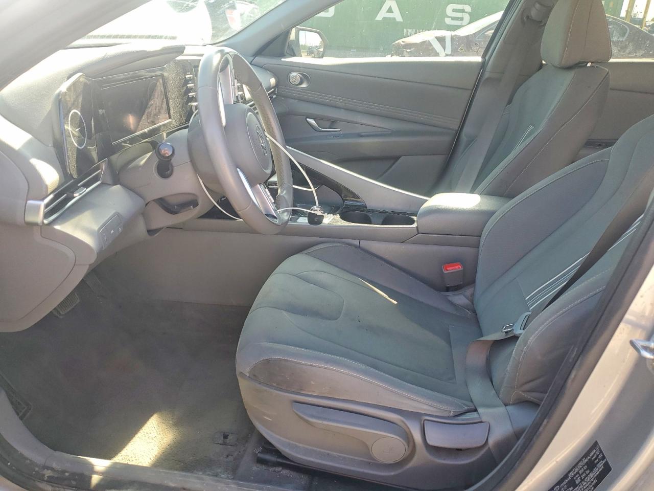 HYUNDAI ELANTRA 2022 — 8
