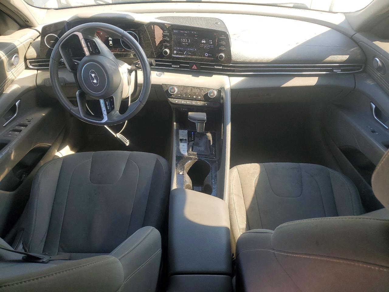 HYUNDAI ELANTRA 2022 — 9