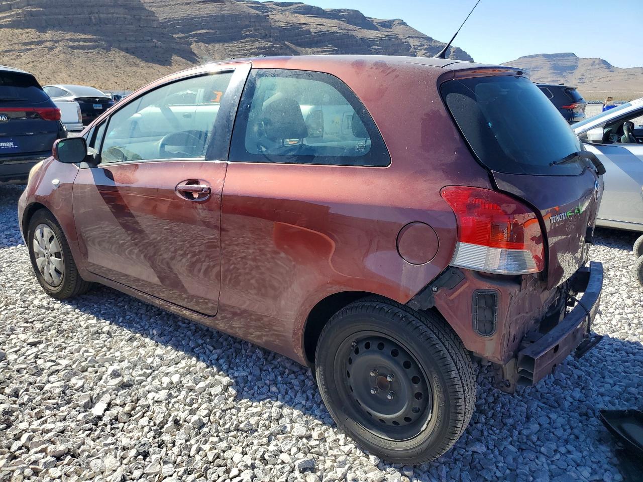 TOYOTA YARIS 2010 — 3