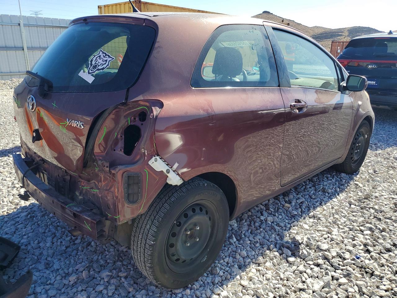 TOYOTA YARIS 2010 — 4