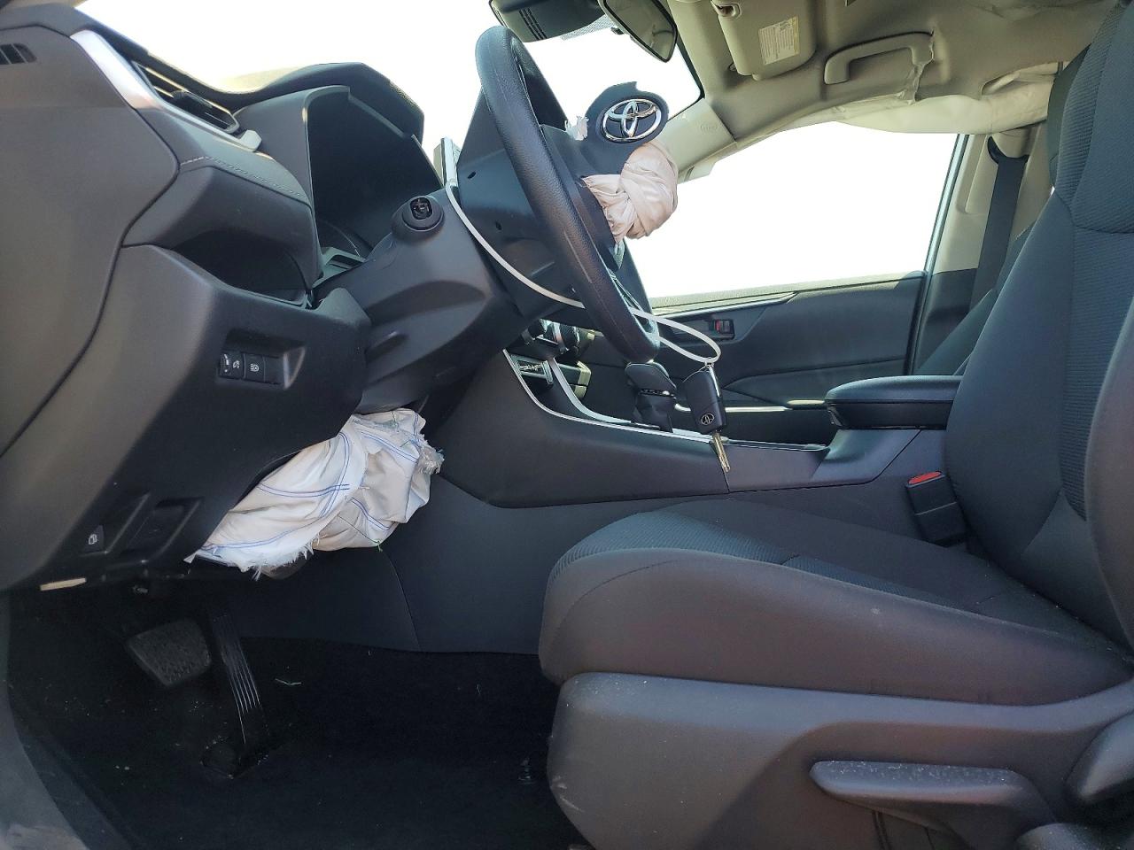 TOYOTA RAV4 HYBRID 2025 — 8