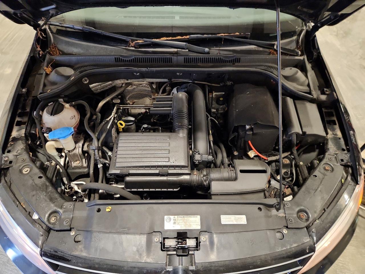 VOLKSWAGEN JETTA 2016 — 12