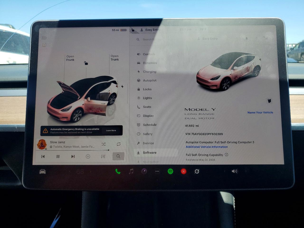TESLA MODEL Y 2023 — 10