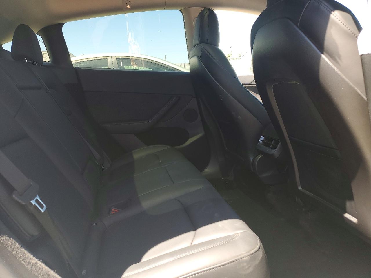 TESLA MODEL Y 2023 — 11