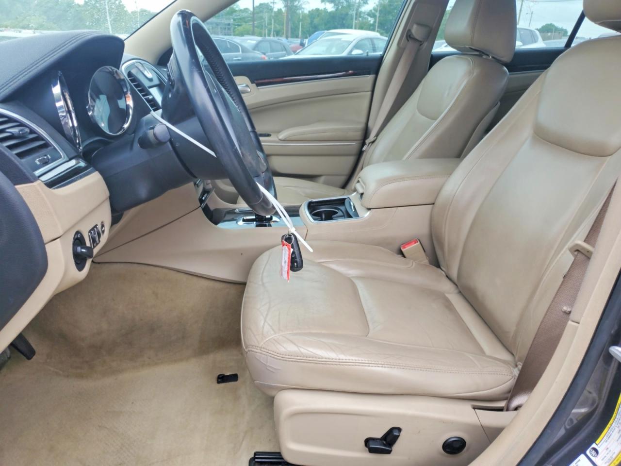 CHRYSLER 300 2013 — 8