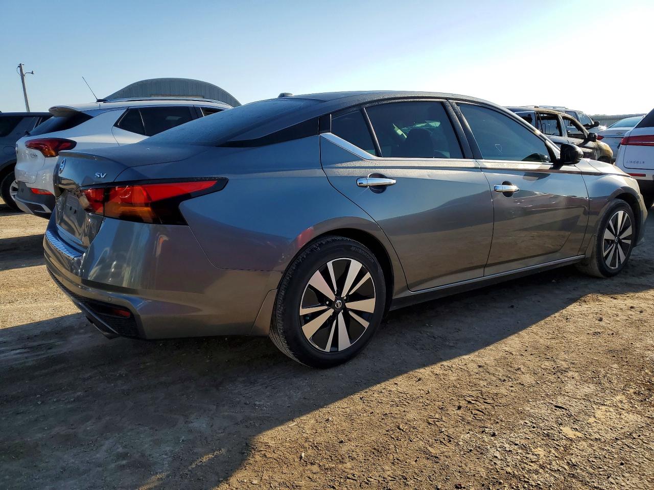 NISSAN ALTIMA 2021 — 4