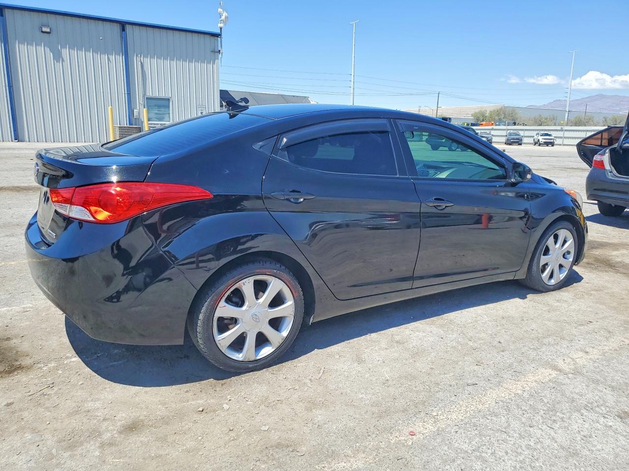 HYUNDAI ELANTRA 2013 — 4