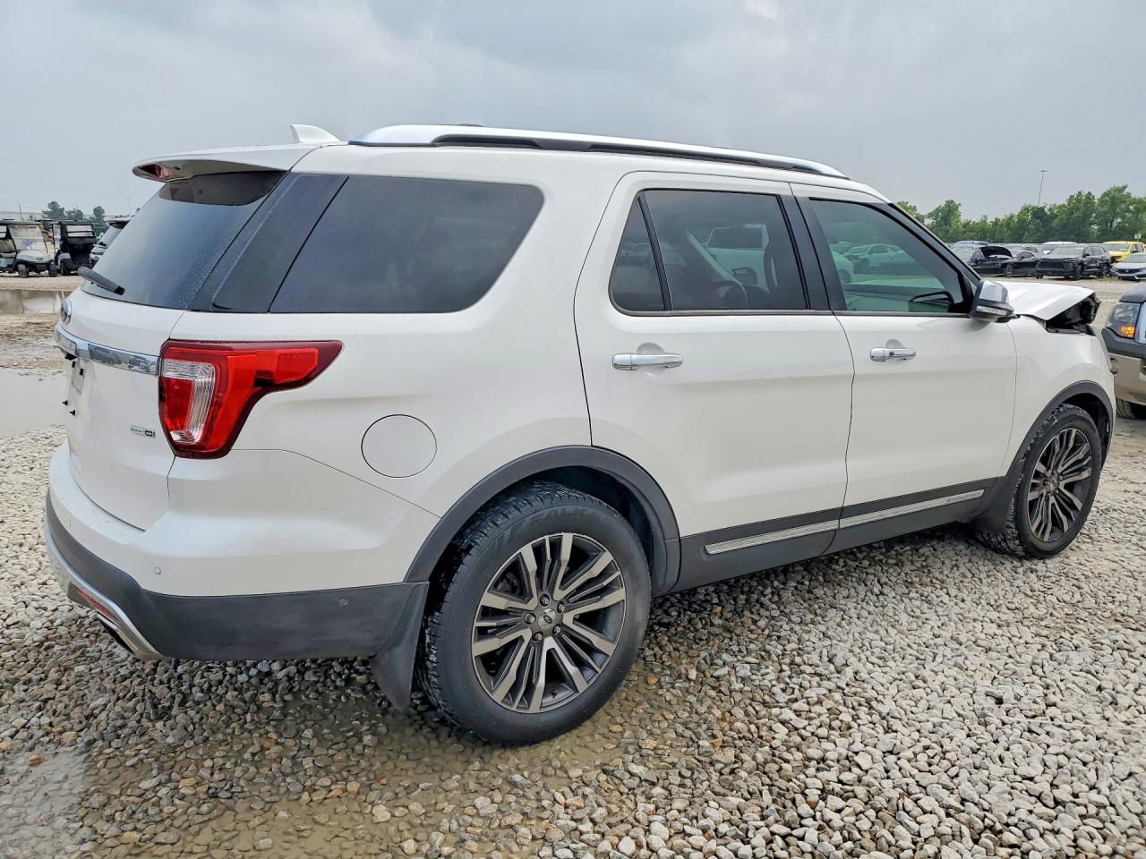 FORD EXPLORER 2016 — 4