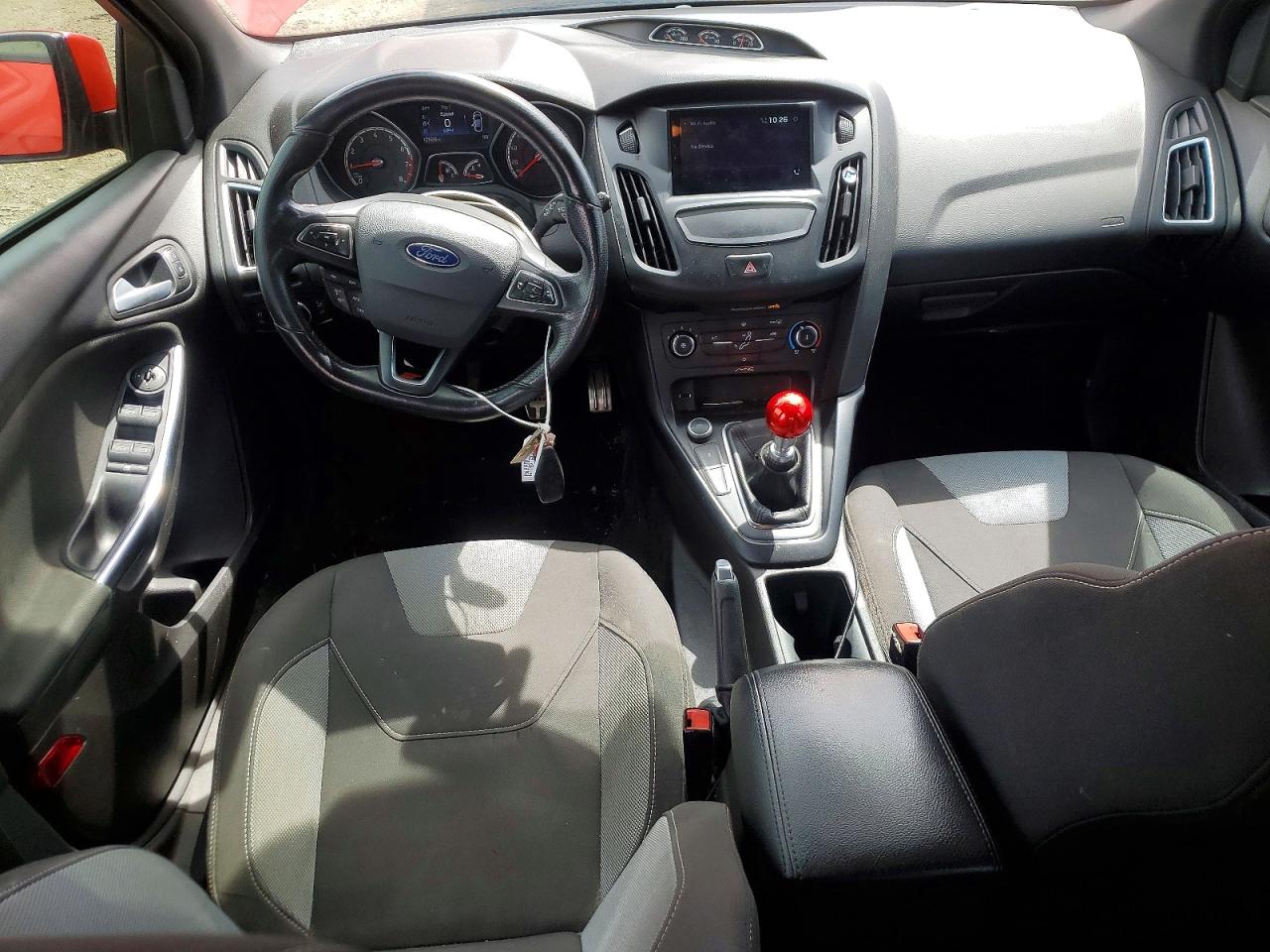FORD FOCUS 2017 — 9