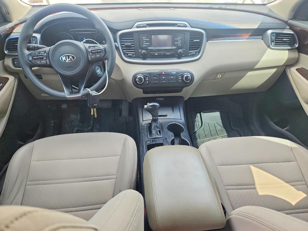 KIA SORENTO 2016 — 9