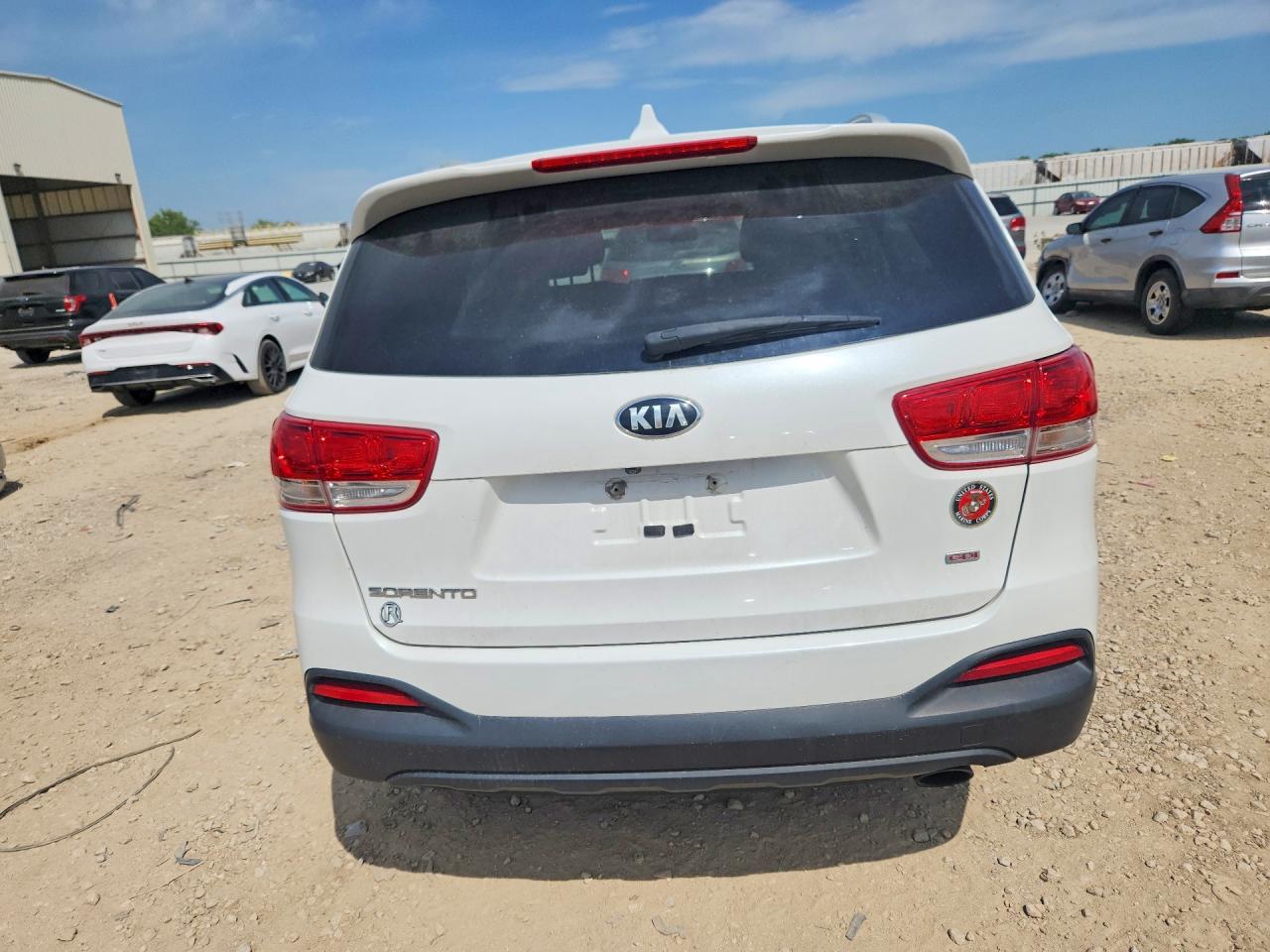 KIA SORENTO 2016 — 7
