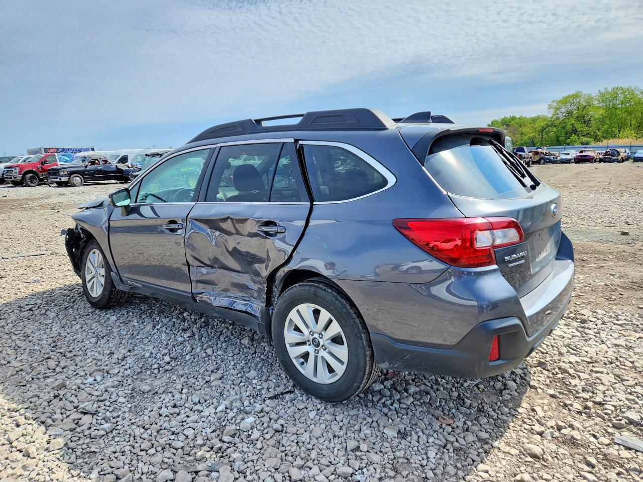 SUBARU OUTBACK 2019 — 3