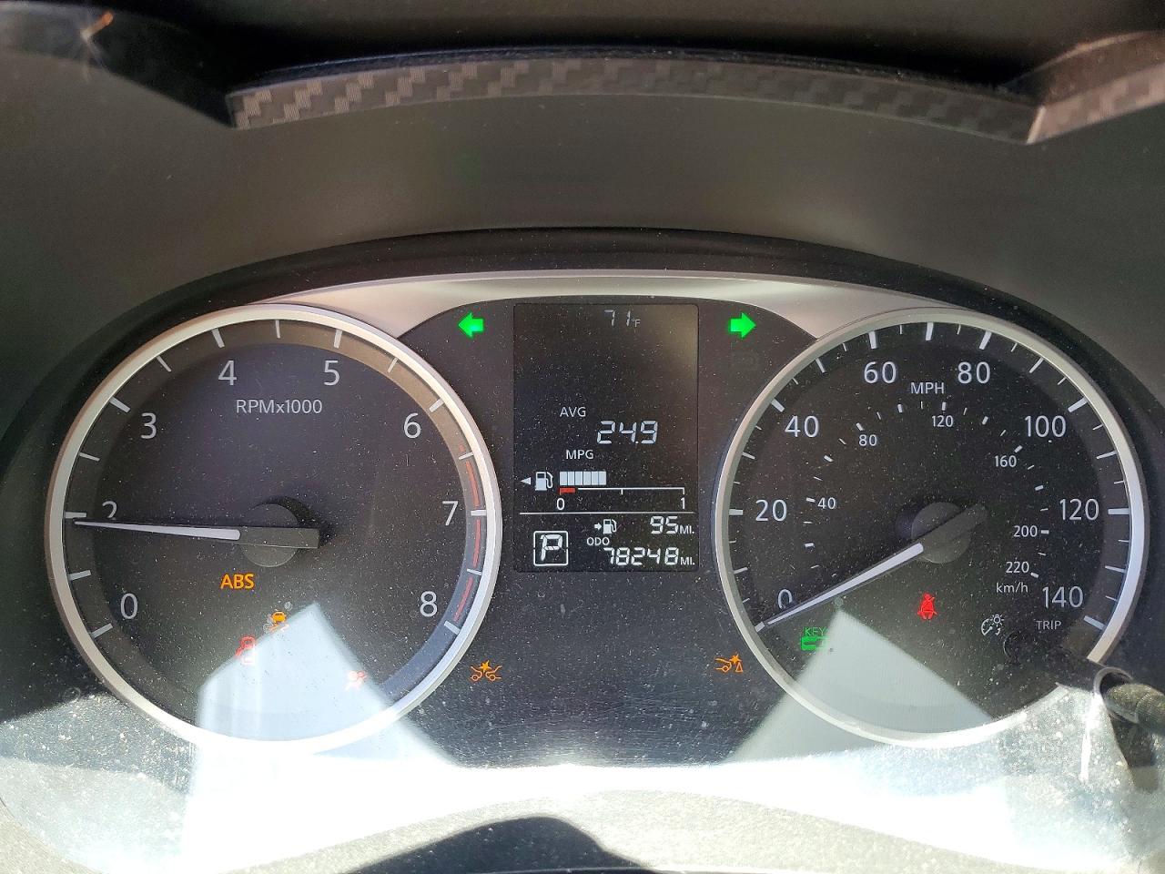 NISSAN VERSA 2020 — 10