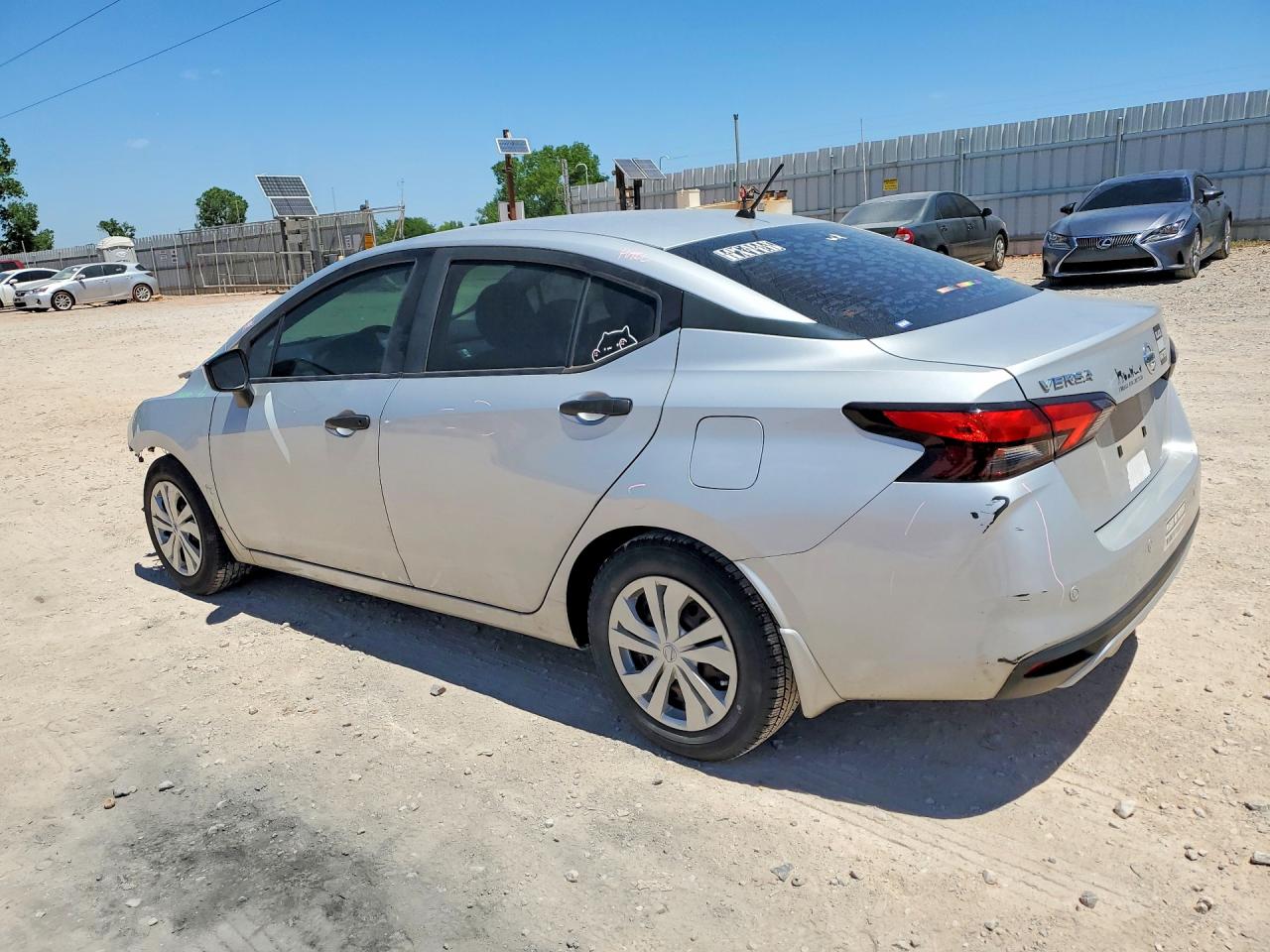 NISSAN VERSA 2020 — 3