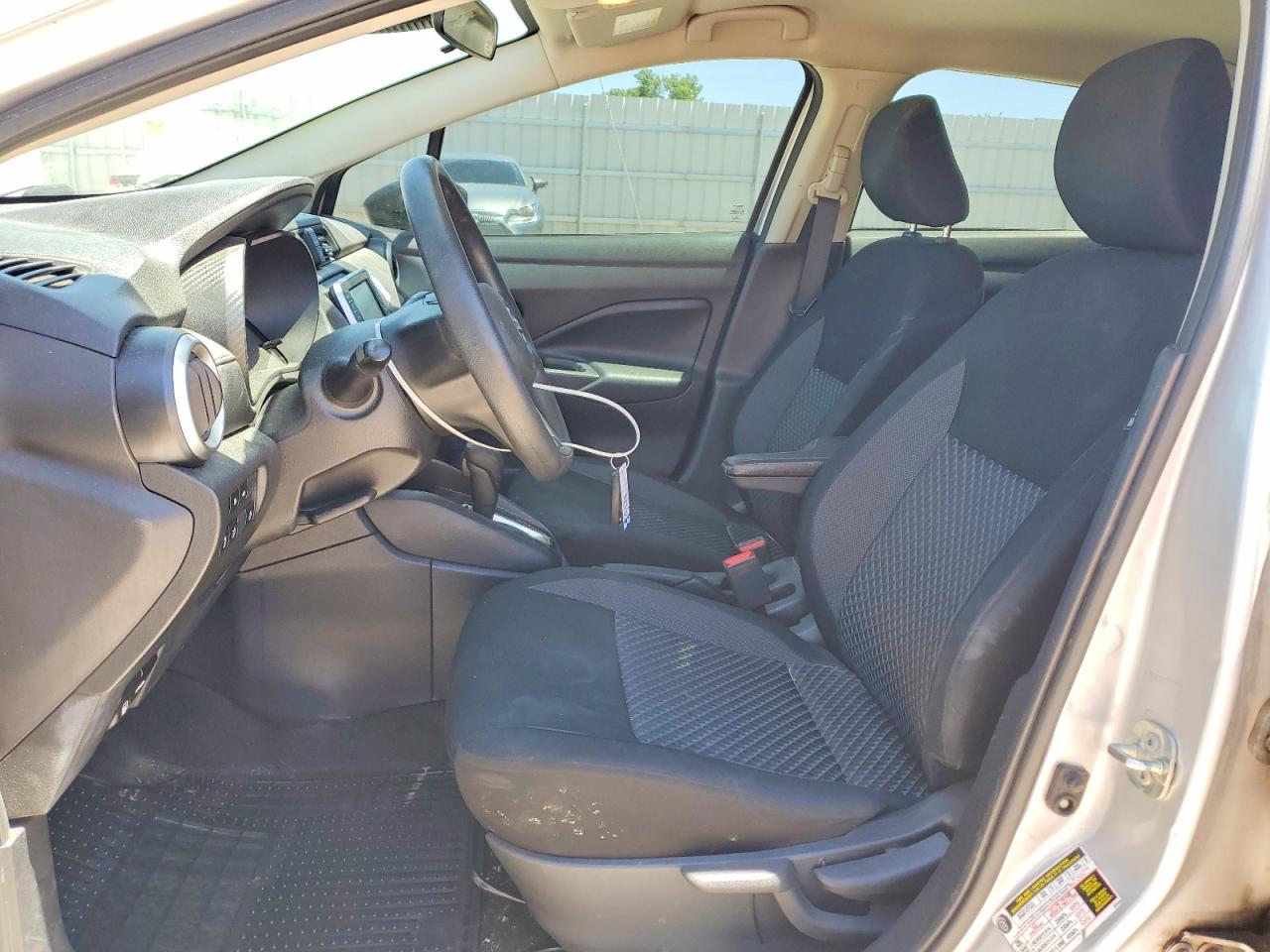 NISSAN VERSA 2020 — 8