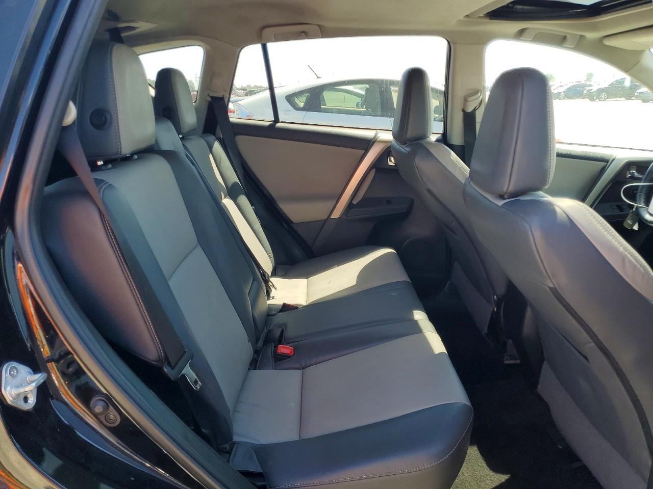TOYOTA RAV4 2015 — 12