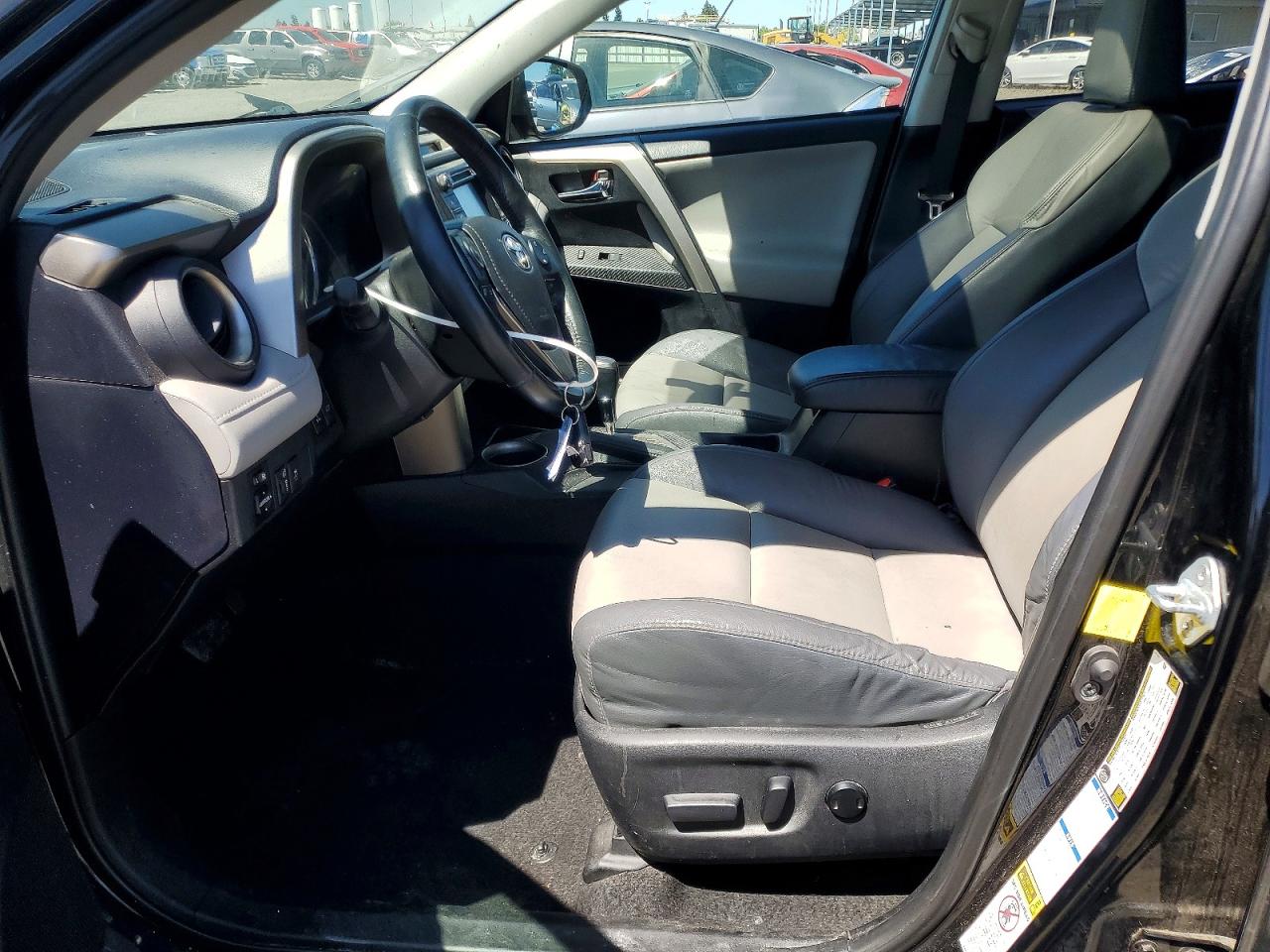 TOYOTA RAV4 2015 — 8