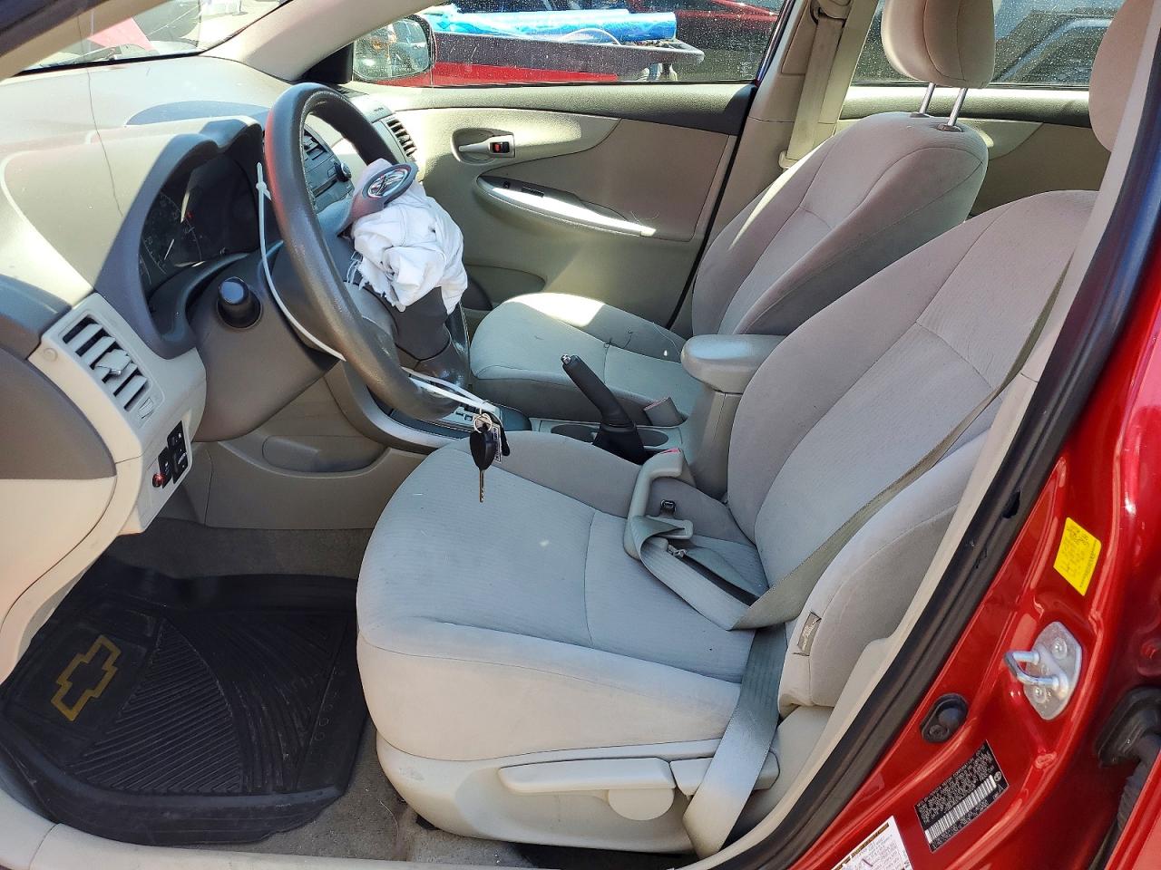 TOYOTA COROLLA 2010 — 8