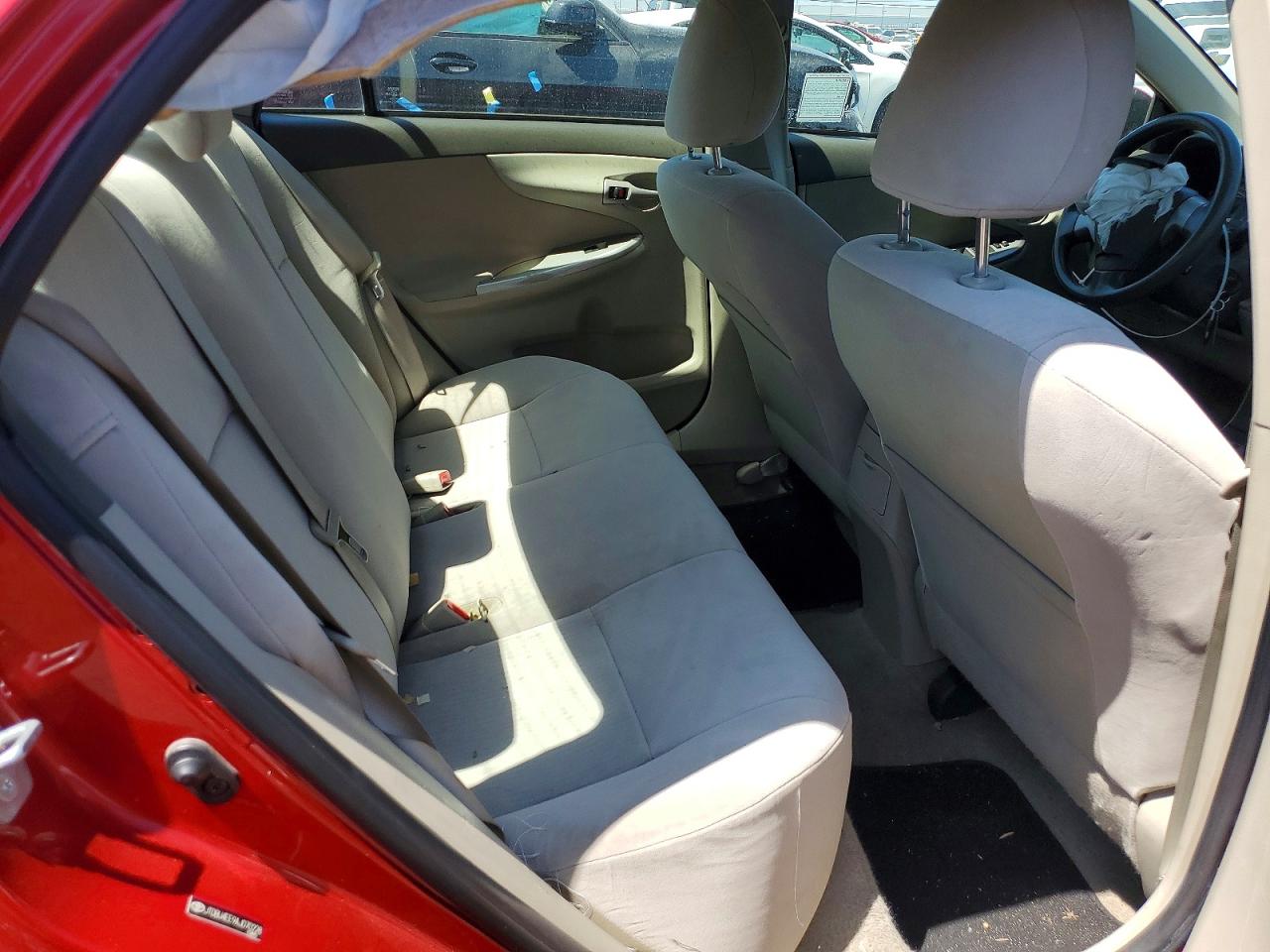 TOYOTA COROLLA 2010 — 11