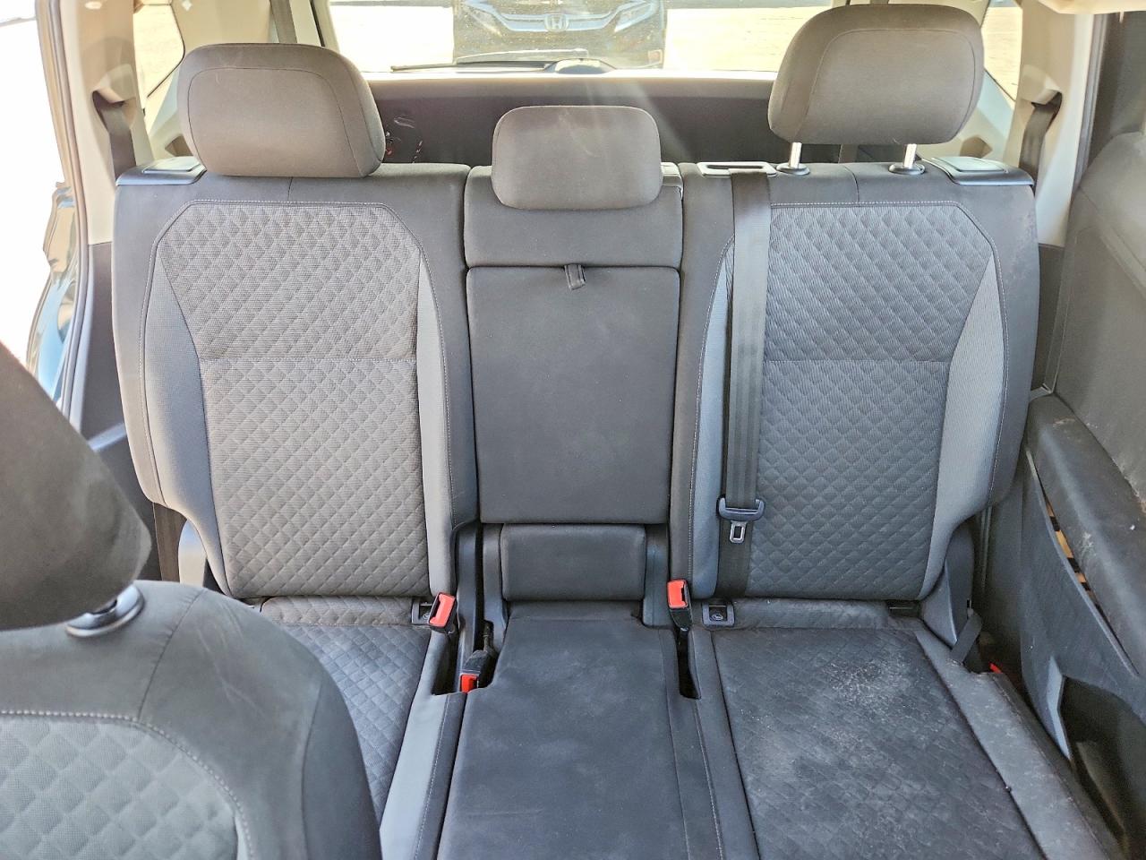 VOLKSWAGEN TIGUAN 2019 — 12