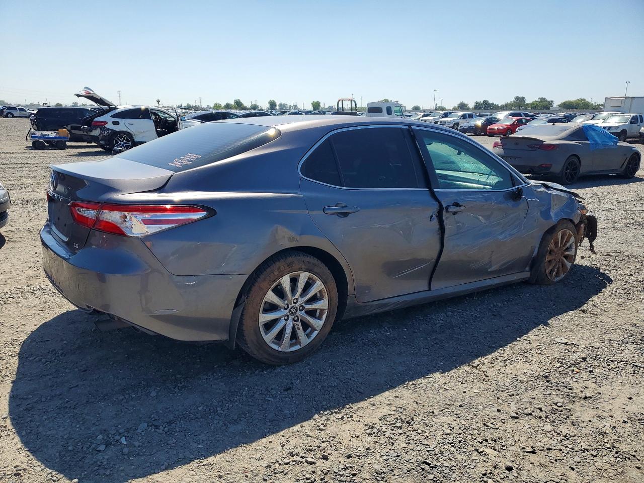 TOYOTA CAMRY 2018 — 4