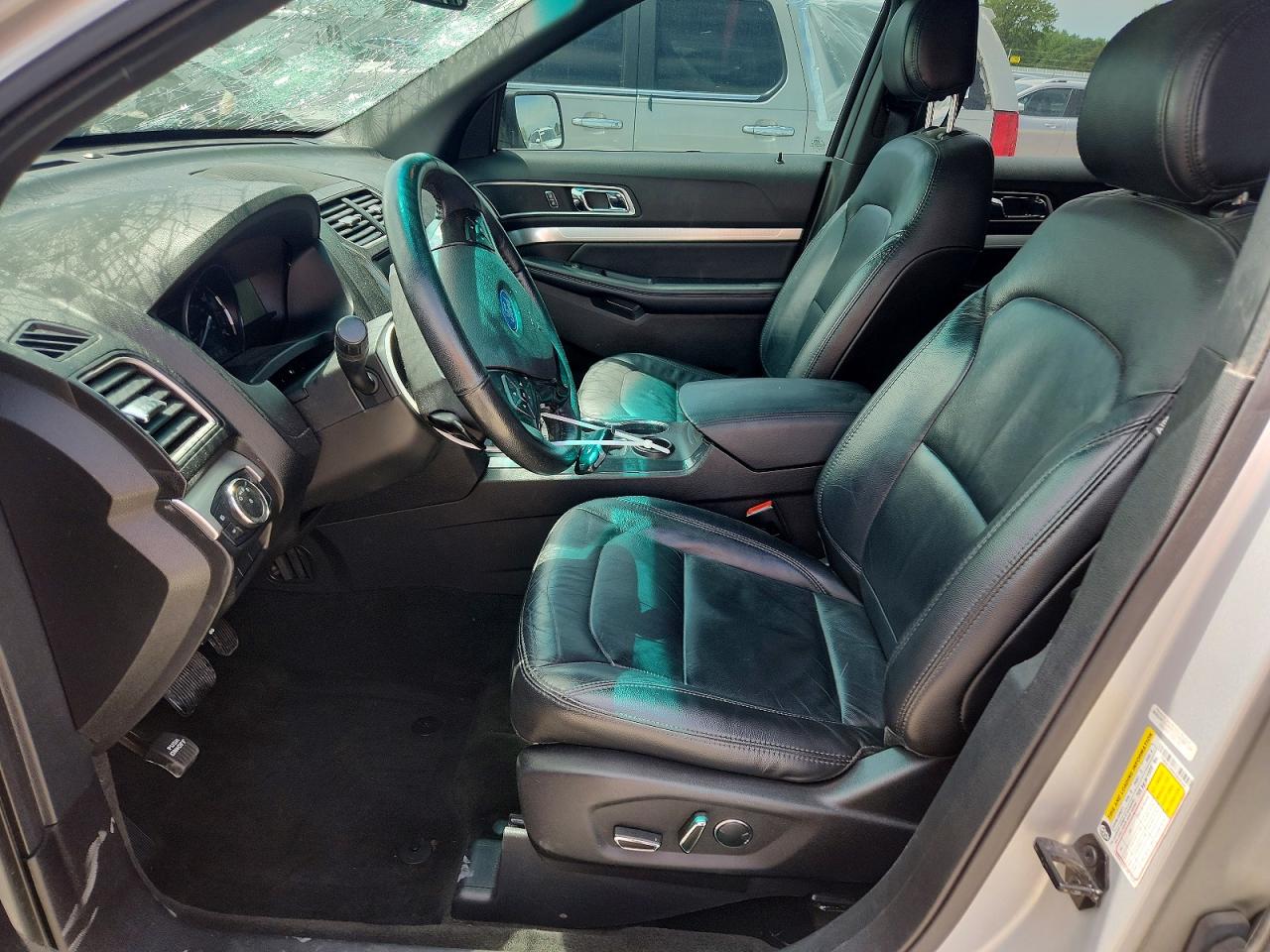 FORD EXPLORER 2017 — 8