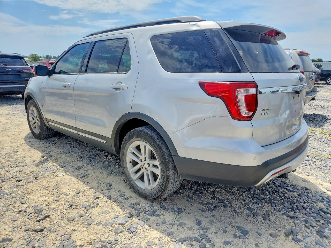 FORD EXPLORER 2017 — 3