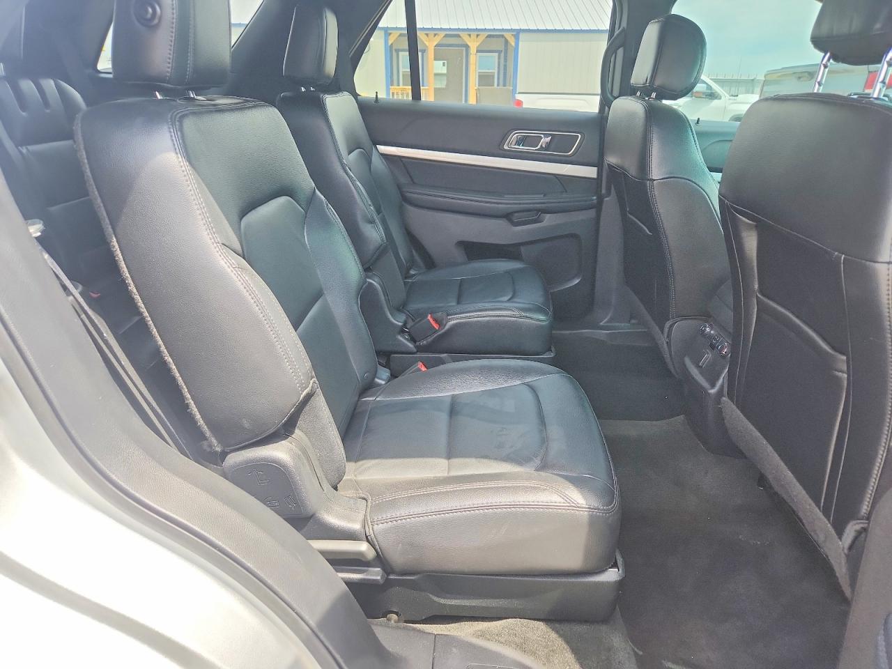 FORD EXPLORER 2017 — 11