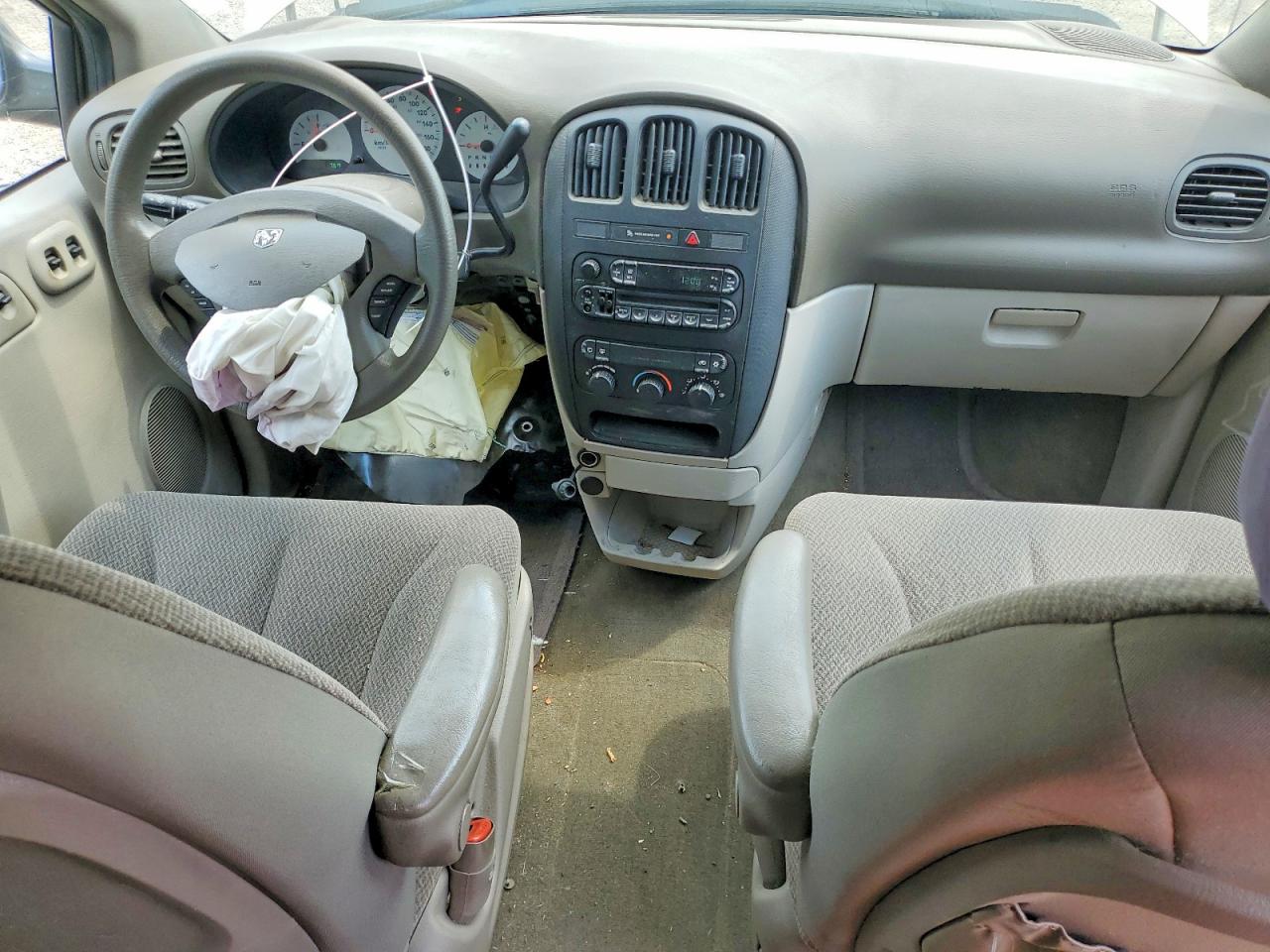 DODGE CARAVAN 2005 — 9