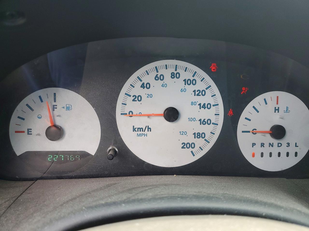 DODGE CARAVAN 2005 — 10