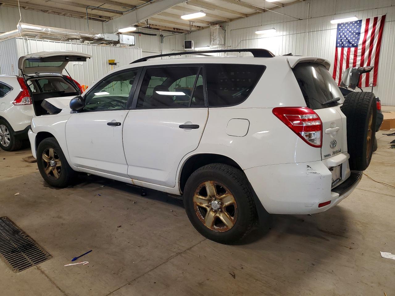 TOYOTA RAV4 2010 — 3