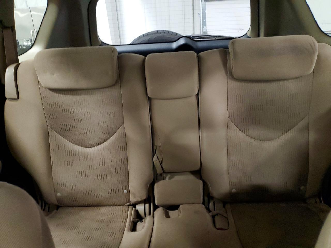 TOYOTA RAV4 2010 — 11