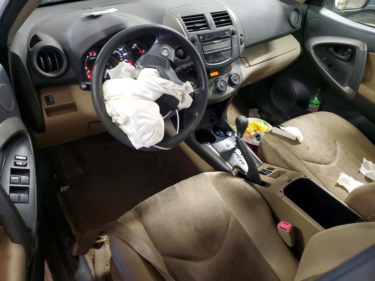 TOYOTA RAV4 2010 — 9