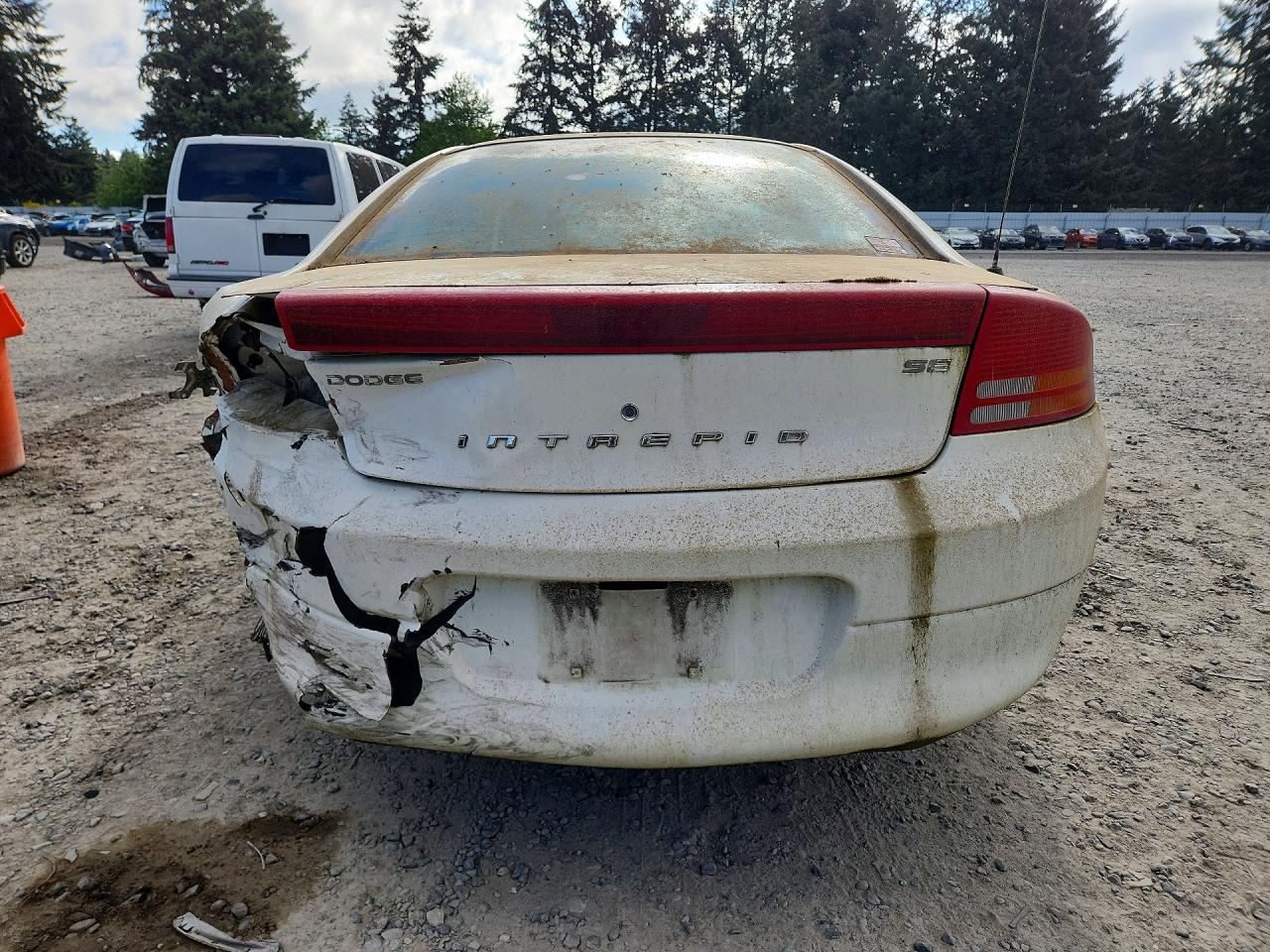 DODGE INTREPID 2003 — 7